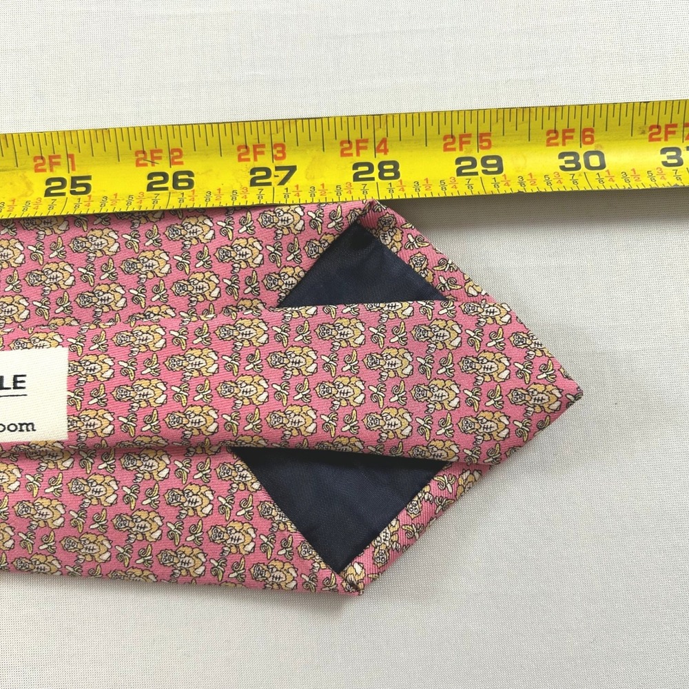 Vineyard Vines Tie Mens Pink Gorilla Banana 100% Silk Custom Collection AXA - Picture 5 of 7